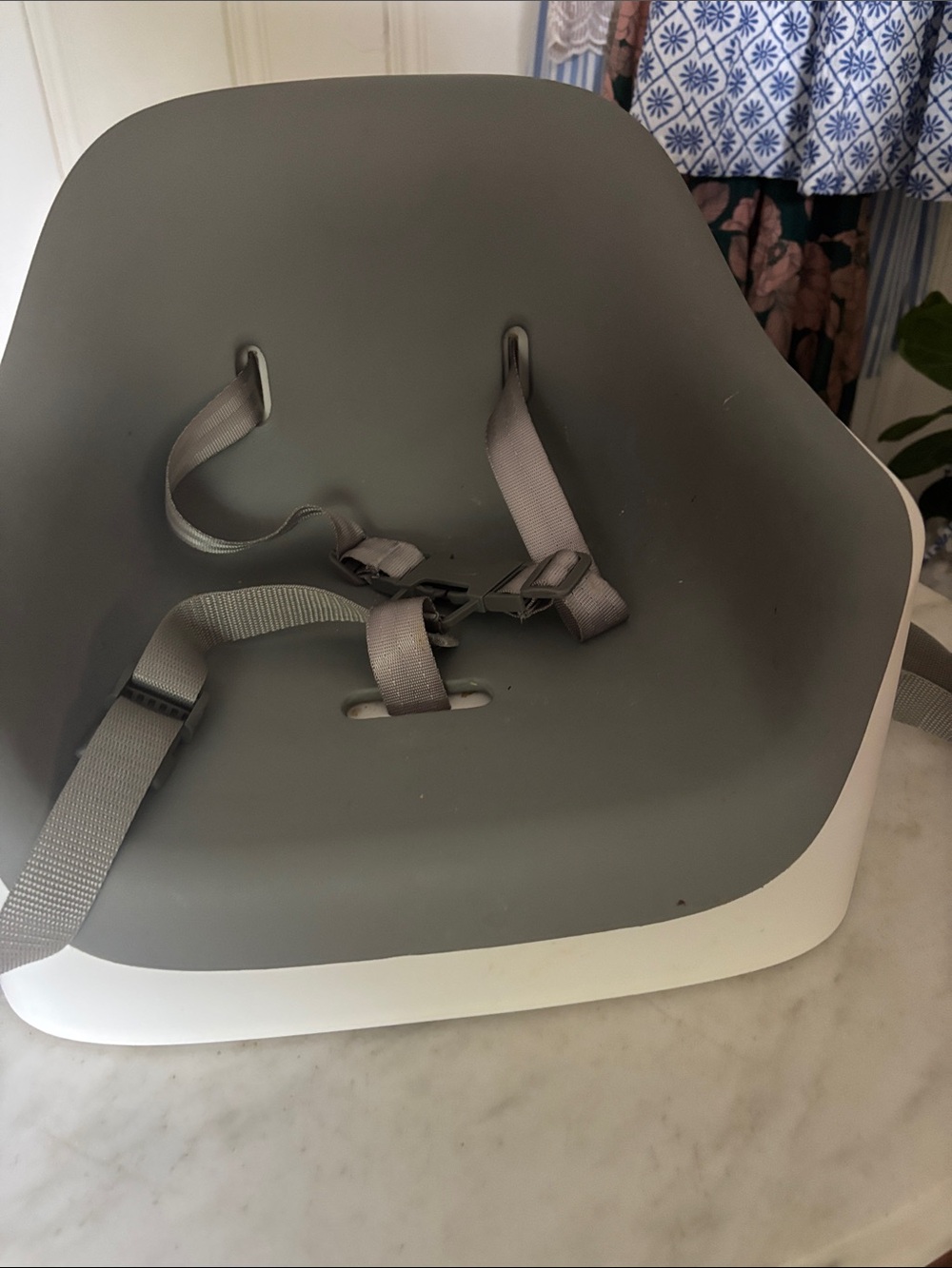Oxo Gray and White Nest Booster Seat with Safety Harness and removable cushion